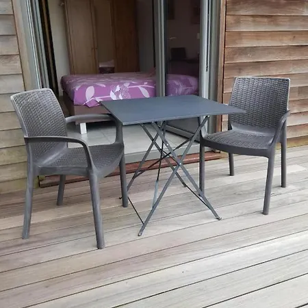 Des Blancs Cailloux Holiday home *